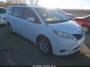  Salvage Toyota Sienna