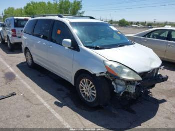  Salvage Toyota Sienna