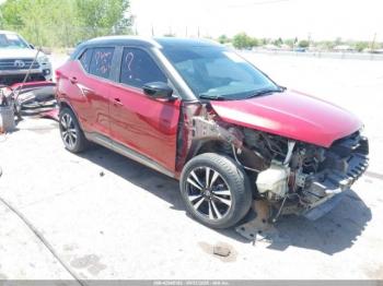  Salvage Nissan Kicks