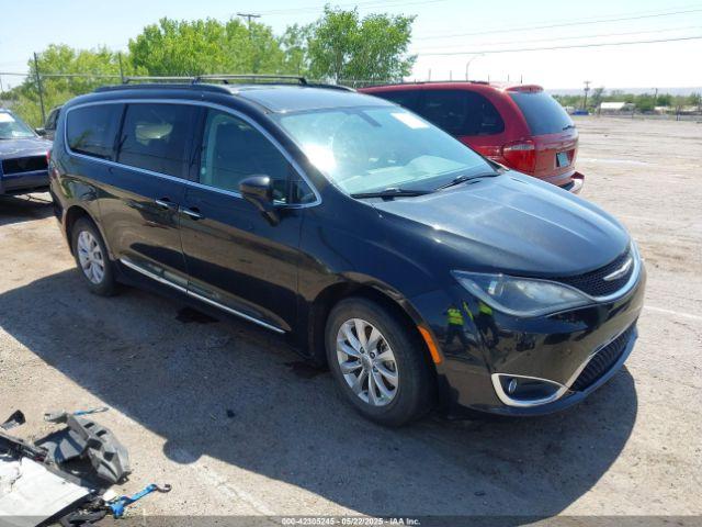  Salvage Chrysler Pacifica