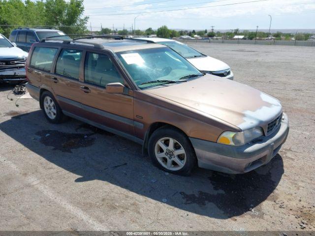  Salvage Volvo V70