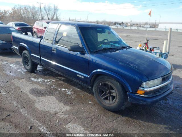  Salvage Chevrolet S-10