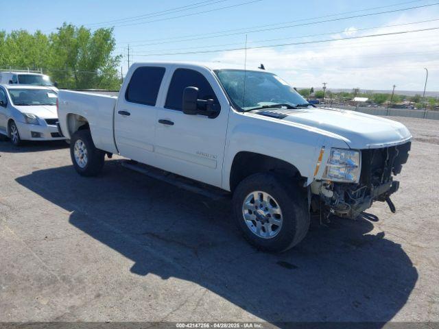  Salvage Chevrolet Silverado 2500