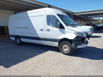  Salvage Mercedes-Benz Sprinter 2500