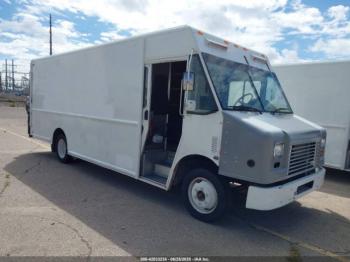  Salvage Freightliner Chassis