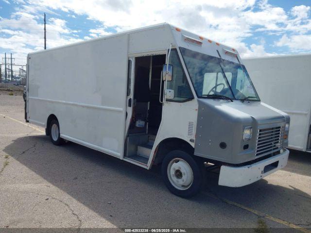  Salvage Freightliner Chassis