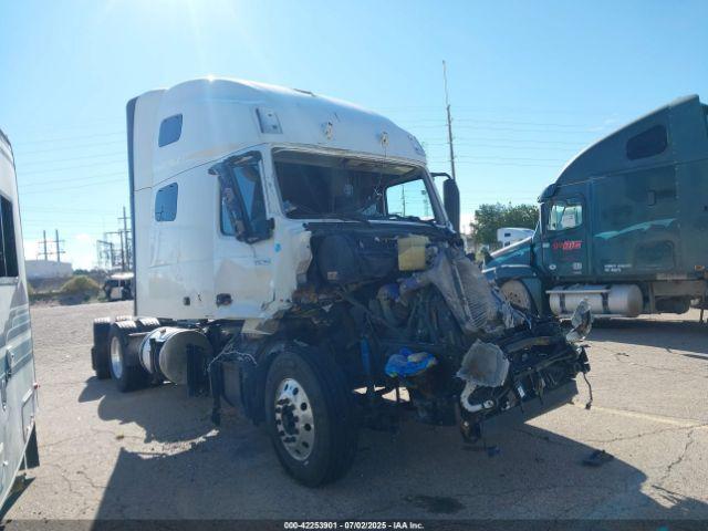  Salvage Volvo Vnl