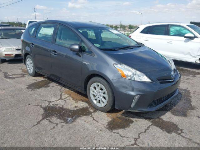  Salvage Toyota Prius v