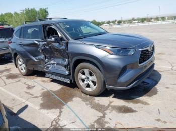  Salvage Toyota Highlander