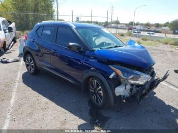  Salvage Nissan Kicks