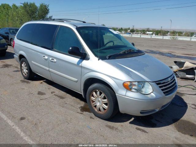  Salvage Chrysler Town & Country
