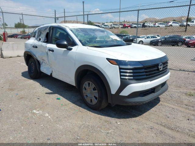  Salvage Nissan Kicks