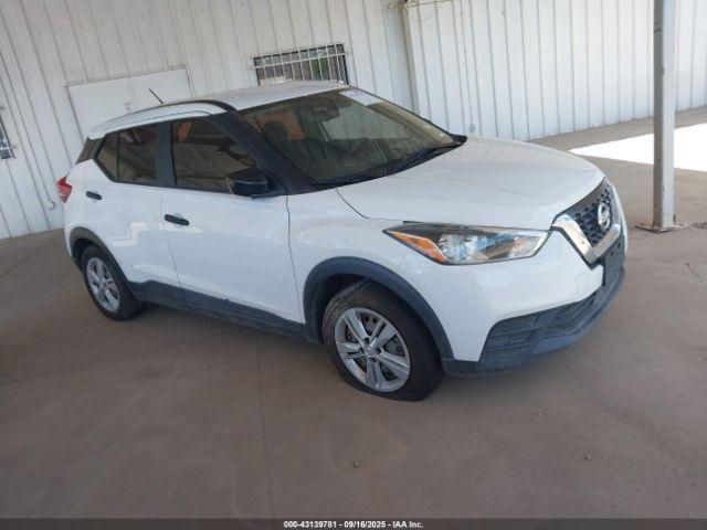  Salvage Nissan Kicks