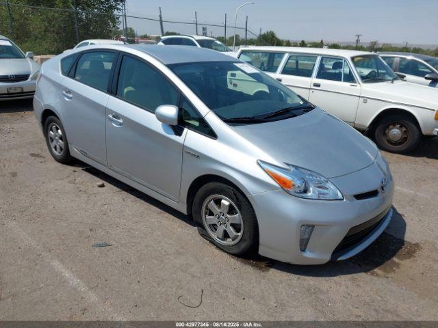  Salvage Toyota Prius