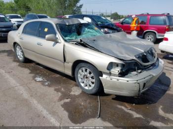  Salvage Lincoln Towncar