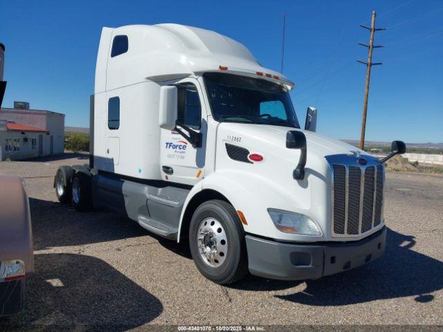  Salvage Peterbilt 579