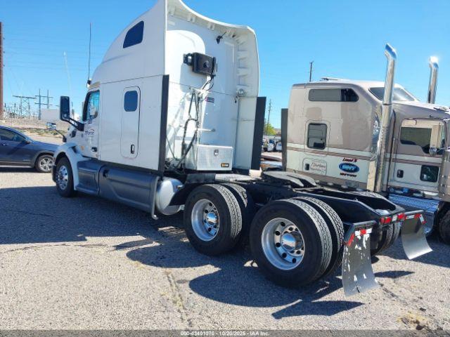 Peterbilt 579 Image 15