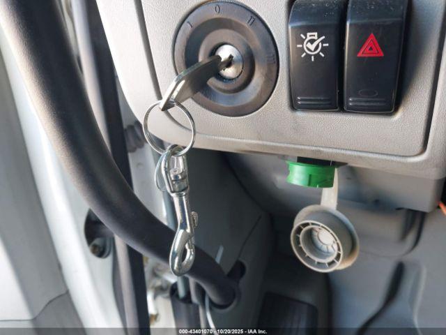 Peterbilt 579 Image 12