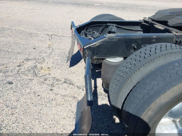 Peterbilt 579 Image 14