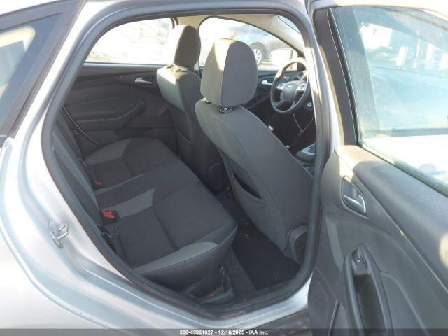 Ford Focus Se Image 7