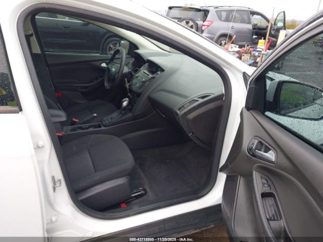 Ford Focus Se Image 8