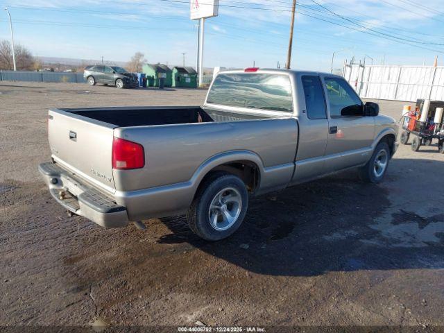 Chevrolet S-10 Ls Image 3