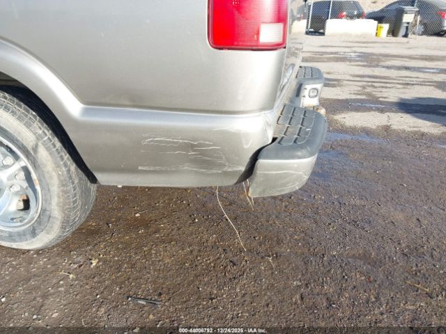 Chevrolet S-10 Ls Image 9