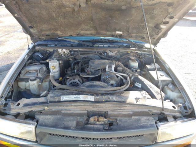 Chevrolet S-10 Ls Image 11