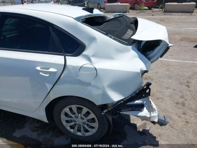 Kia Forte Fe Image 16