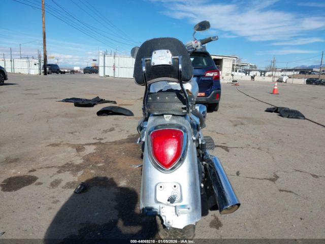 Suzuki Vl800 Image 4