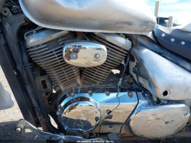 Suzuki Vl800 Image 5