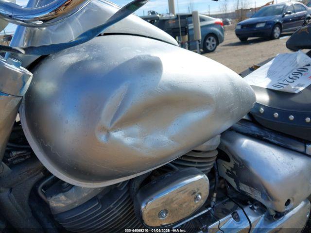 Suzuki Vl800 Image 14