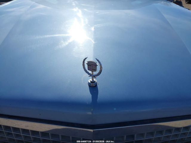 Cadillac DeVille Image 7