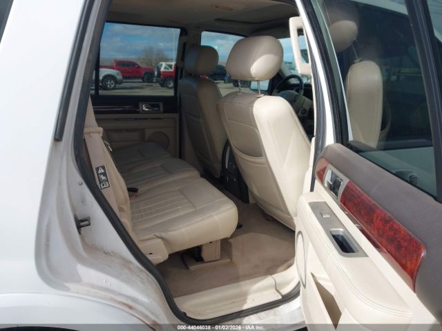 Lincoln Navigator Image 5