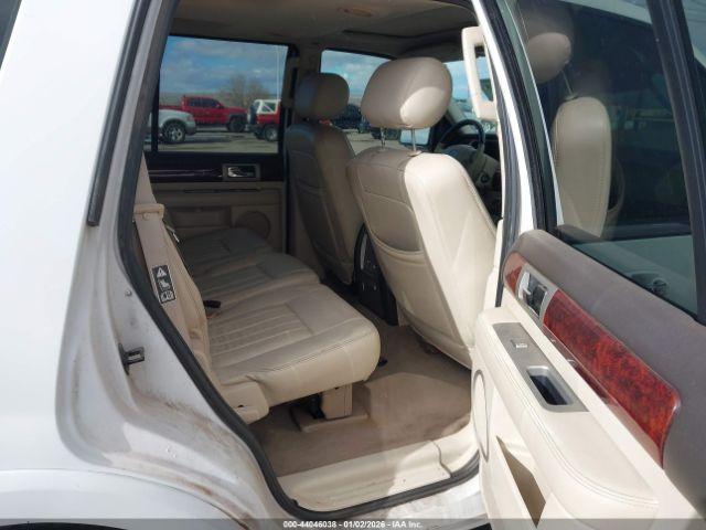 Lincoln Navigator Image 5
