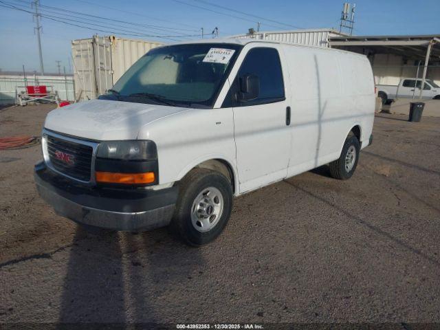 GMC Savana Work Van Image 9