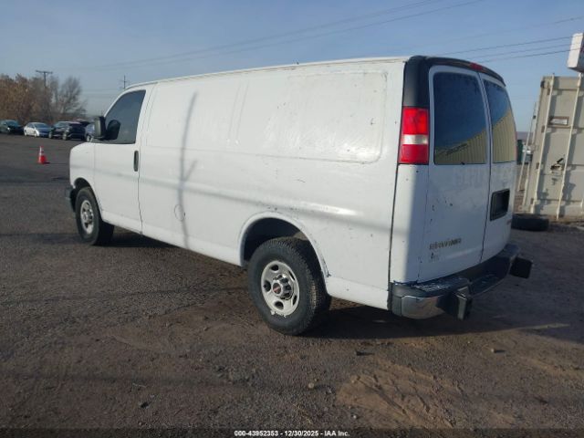 GMC Savana Work Van Image 10