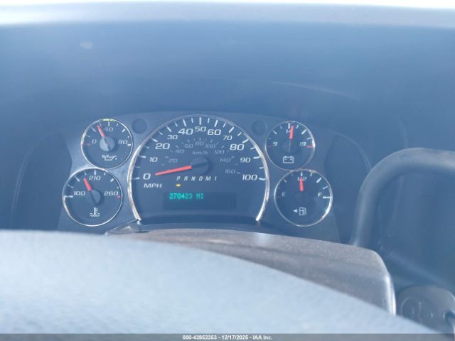 GMC Savana Work Van Image 12