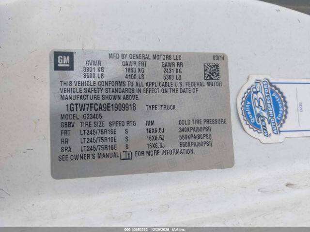 GMC Savana Work Van Image 19