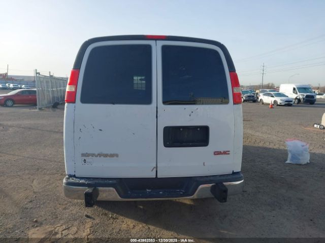 GMC Savana Work Van Image 18