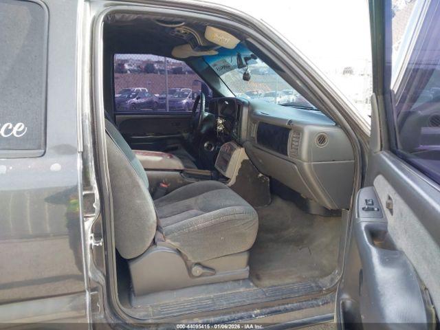 Chevrolet Silverado 2500 Ls Image 8