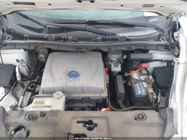 Nissan LEAF S Image 4