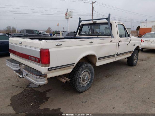 Ford F-250 Image 8