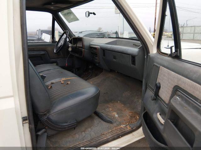 Ford F-250 Image 6