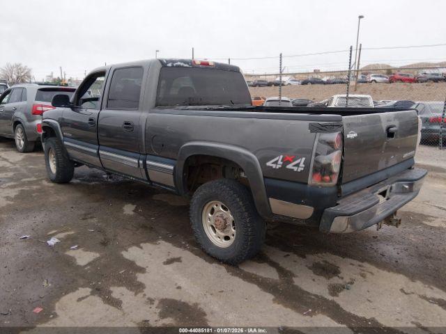Chevrolet Silverado 2500 Image 2