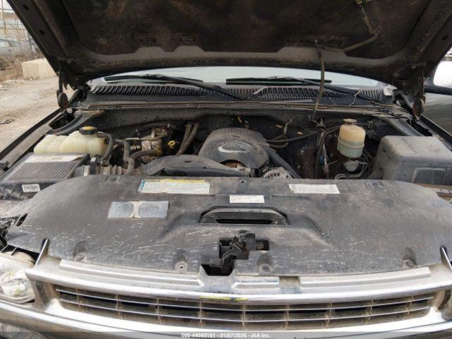 Chevrolet Silverado 2500 Image 9