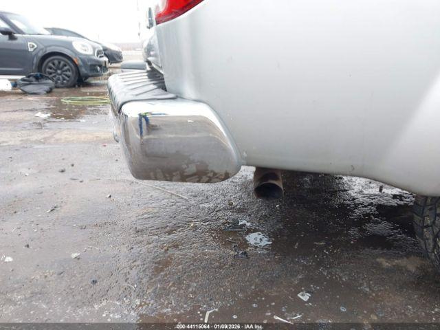 Nissan Frontier S Image 4